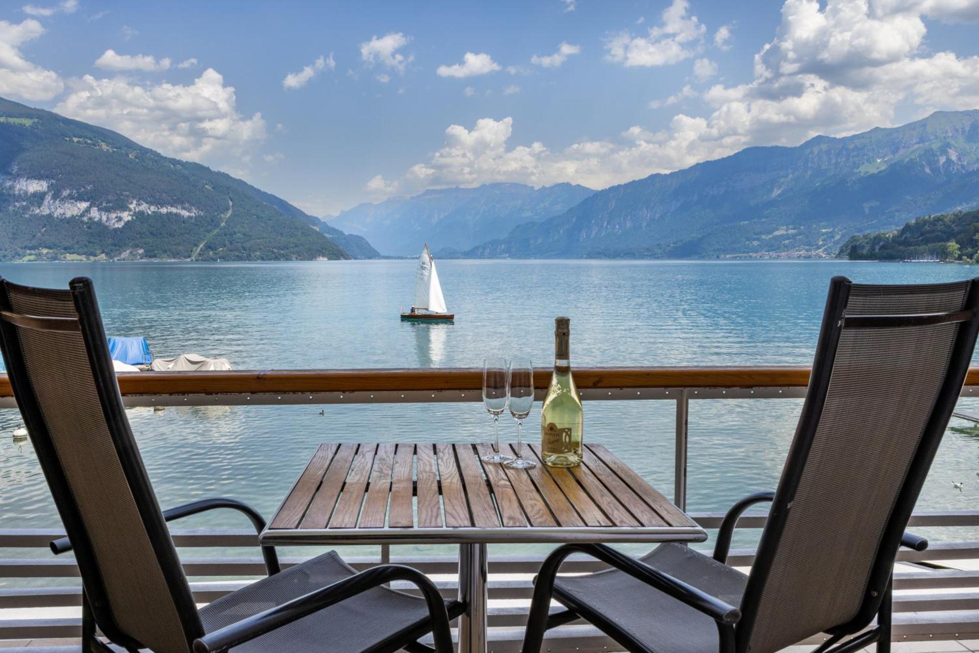 Strandhotel Seeblick Faulensee Esterno foto