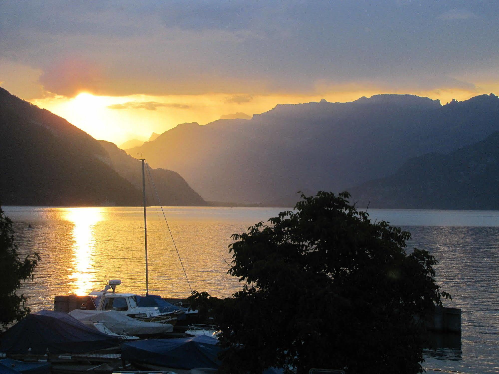 Strandhotel Seeblick Faulensee Esterno foto